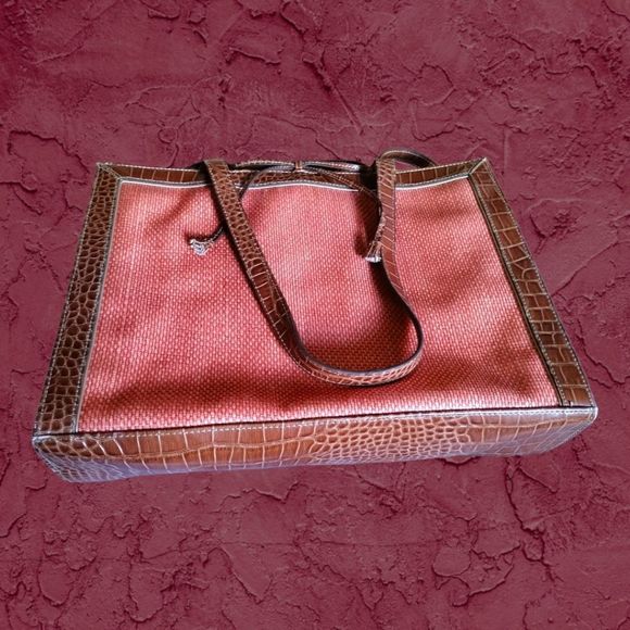 Liz Clayborn Large Pink Tote Bag - Picture 4 of 6